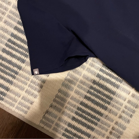 FIGS scrub top and matching bottoms, navy, size XS and XXS - Picture 7 of 13